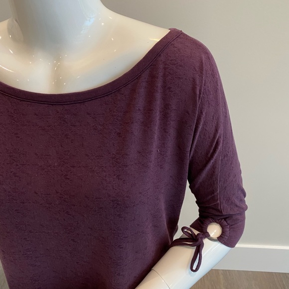 Nomads Top with 3/4 Sleeve - Picture 2 of 7